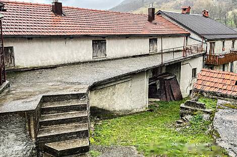 Дом с террасой в районе Подкрай: 2