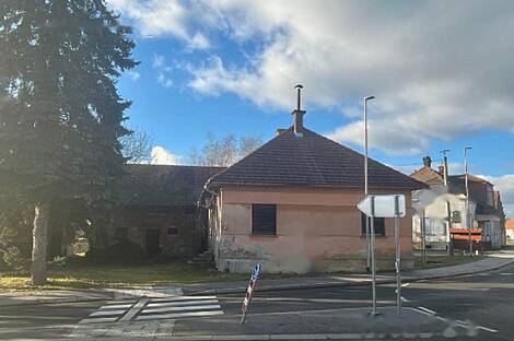 Брезовци, дом: 4