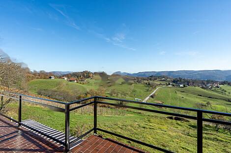 Жилище возле леса в Севнице.: 3