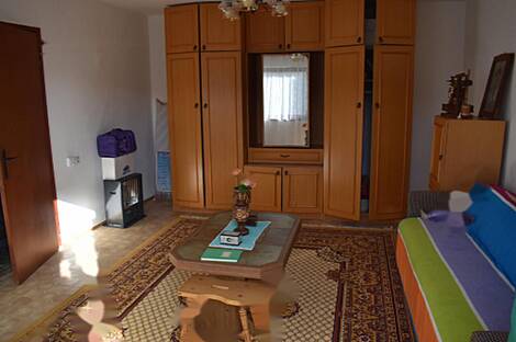 Франковци, дом.: 28