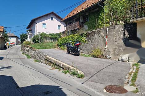 Дом в районе Завода, на улице Содражица: 15