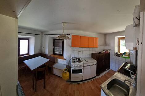 Дом в районе Завода, на улице Содражица: 23