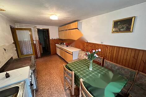 Здание у реки Крка: 7