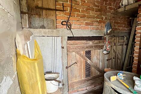 Здание у реки Крка: 12