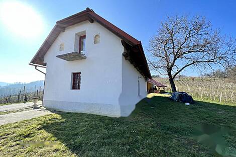 Здание в Храсте об Бистрице: 16