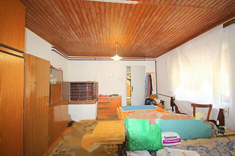 Дом, Копривница, Армия: 13