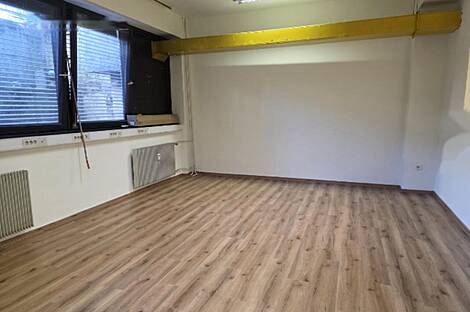 Торговая площадь в районе Бежиград: 4