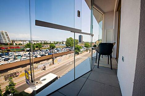 Центральное расположение, 2-комнатная квартира: 11