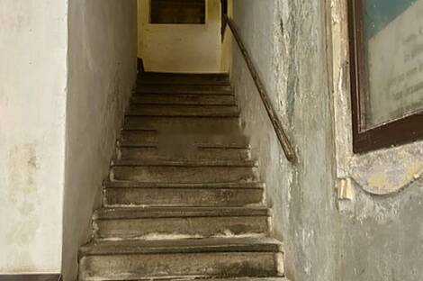 Центральное расположение, квартира с более чем пятью комнатами: 3