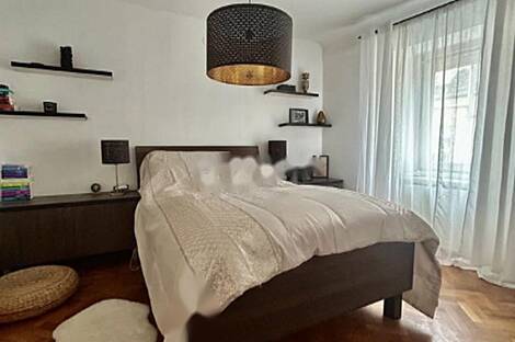 Центральное расположение, квартира с более чем пятью комнатами: 9