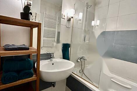 Центральное расположение, квартира с более чем пятью комнатами: 15