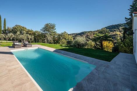 Здание на Новый Копер: 11