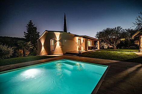 Здание на Новый Копер: 16