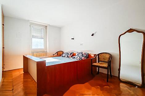 Трехкомнатная квартира, расположена в центре Любляны.: 11