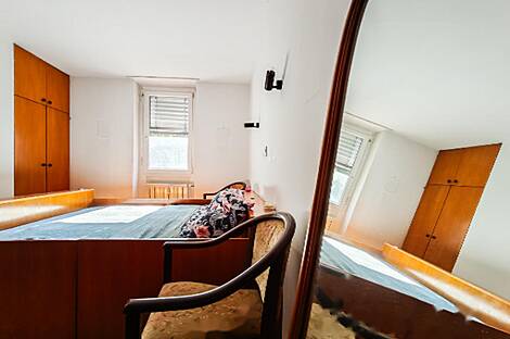 Трехкомнатная квартира, расположена в центре Любляны.: 12