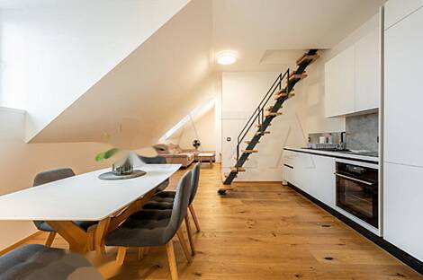 Квартира с тремя комнатами в центральной части города: 1