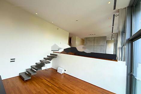 Апартаменты, более 5 комнат, находится в Центральном районе: 7