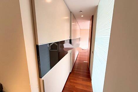 Апартаменты, более 5 комнат, находится в Центральном районе: 19