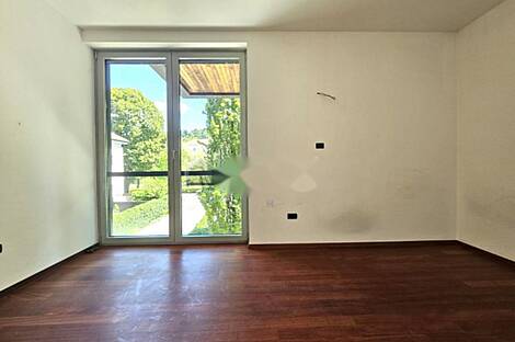 Центр, многокомнатная квартира, более пяти комнат.: 9