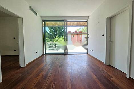 Центр, многокомнатная квартира, более пяти комнат.: 11