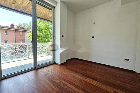 Центр, многокомнатная квартира, более пяти комнат.: 12