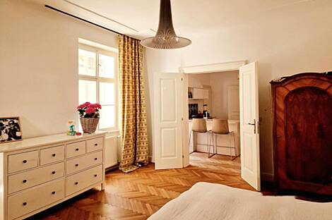 Квартира с тремя комнатами в центре: 3