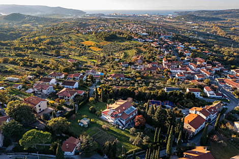 У моря стоит дом Чежарьи: 2