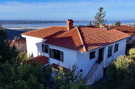 Дом Малья с двумя этажами: 1