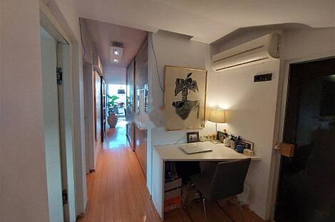 Многокомнатная квартира, центр, Л.: 12