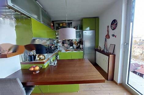 Многокомнатная квартира, центр, Л.: 17