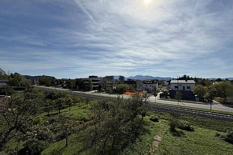 Дом Рудник, состоящий из двух частей.: 2