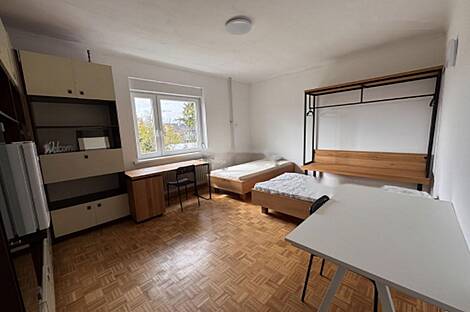 Дом Рудник, состоящий из двух частей.: 16