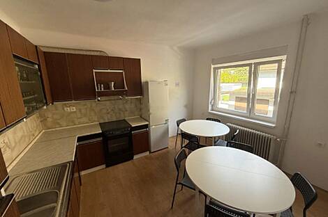 Дом Рудник, состоящий из двух частей.: 18