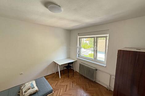 Дом Рудник, состоящий из двух частей.: 21