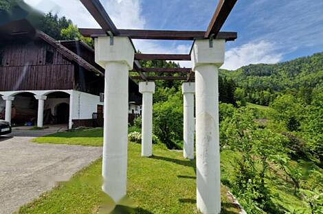 Дом Подкрай, расположенный в Межице, близ Межицы.: 13