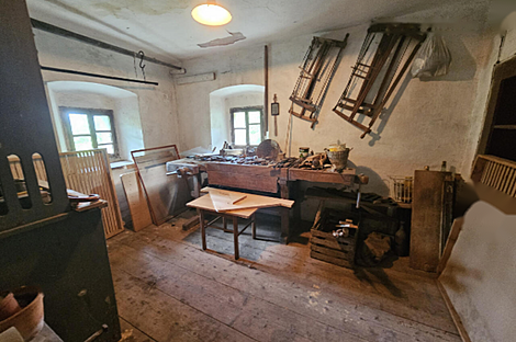 Дом Годович, ферма: 11