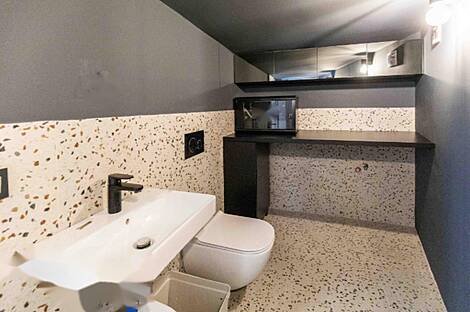 Здание с террасой на площади Тартини: 7