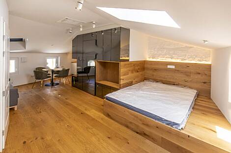 Здание с террасой на площади Тартини: 8