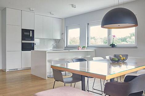 Дом, состоящий из более чем пяти комнат, расположен в Подутике.: 1