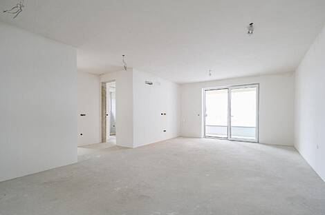 Трехкомнатная квартира в Поле: 1