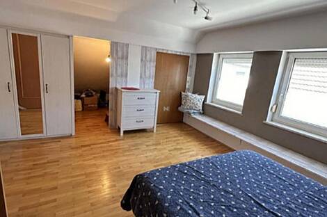 Дом, Вич, Любляна.: 13