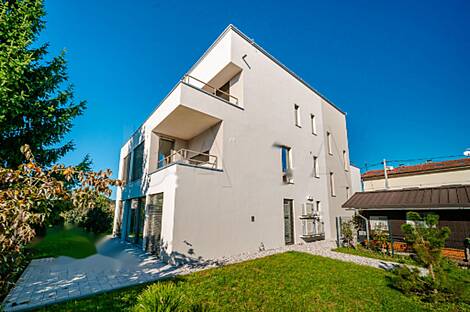 Любляна, Бежиград, дом.: 1