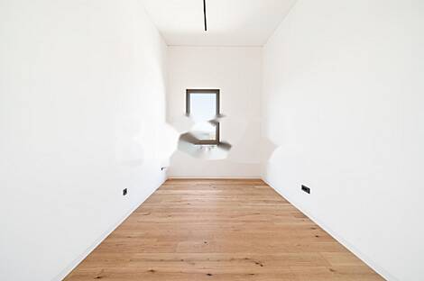 Любляна, Бежиград, дом.: 5