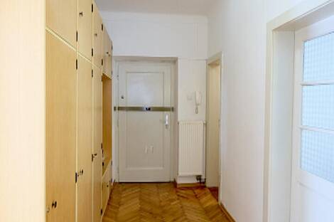 Квартира с тремя комнатами в районе Бежиград: 3