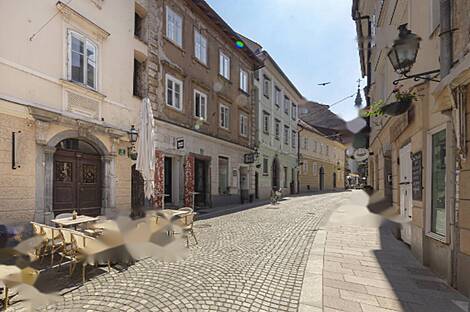 Квартира с четырьмя комнатами в центре города Любляна: 4
