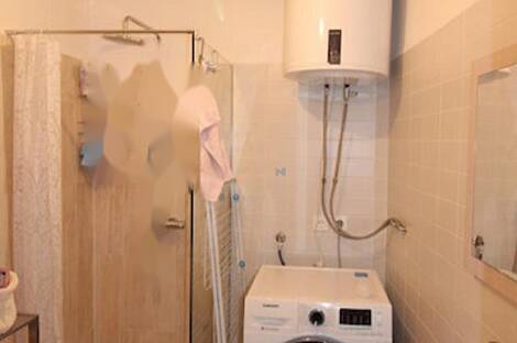 В Любляне в центре расположен дом с террасой: 8