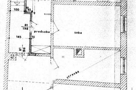 В Любляне в центре расположен дом с террасой: 19
