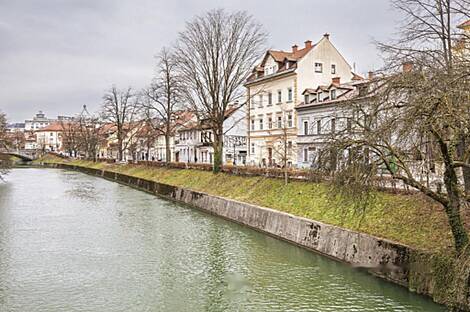 Дом на пересечении набережной Петковша и Трубаревой улицы: 1