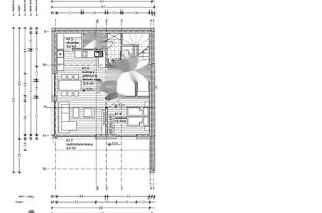 Здание возле лесной опушки: 9
