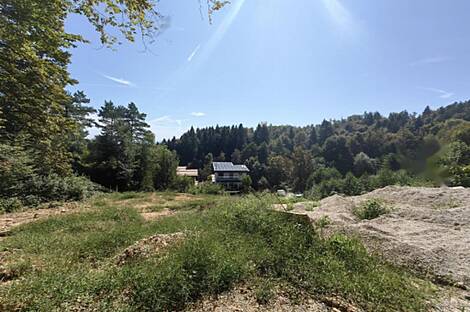 Здание возле лесной опушки: 10